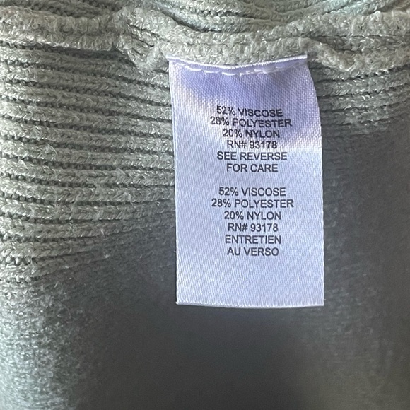 Tahari women’s sweater - Picture 7 of 10